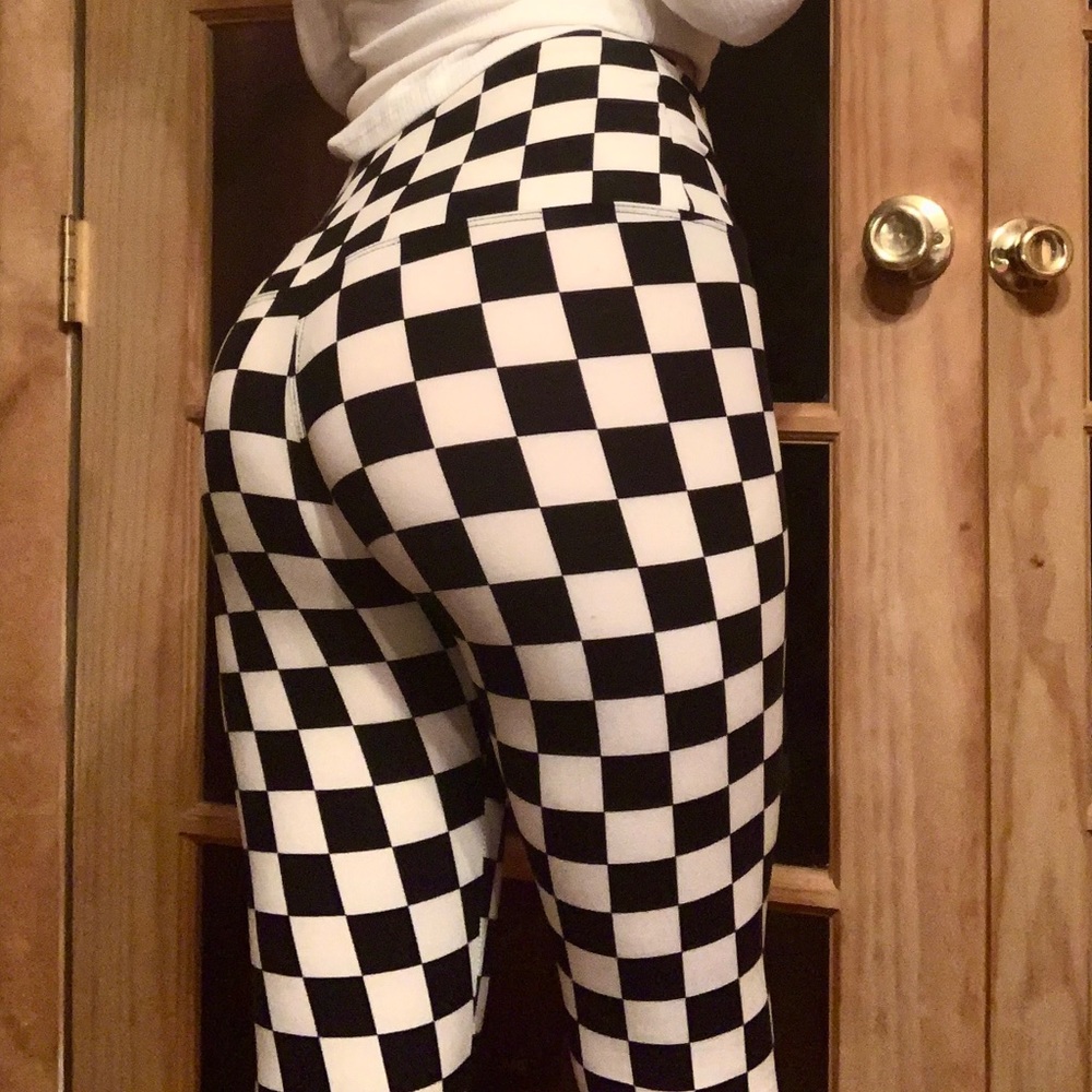 ‼️Thick High-Waisted Checkerboard Leggings‼️